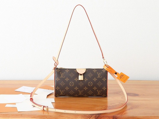 Louis Vuitton Pochette Tirette M12859